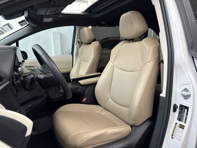 2023 Toyota SIENNA XLE PIEL