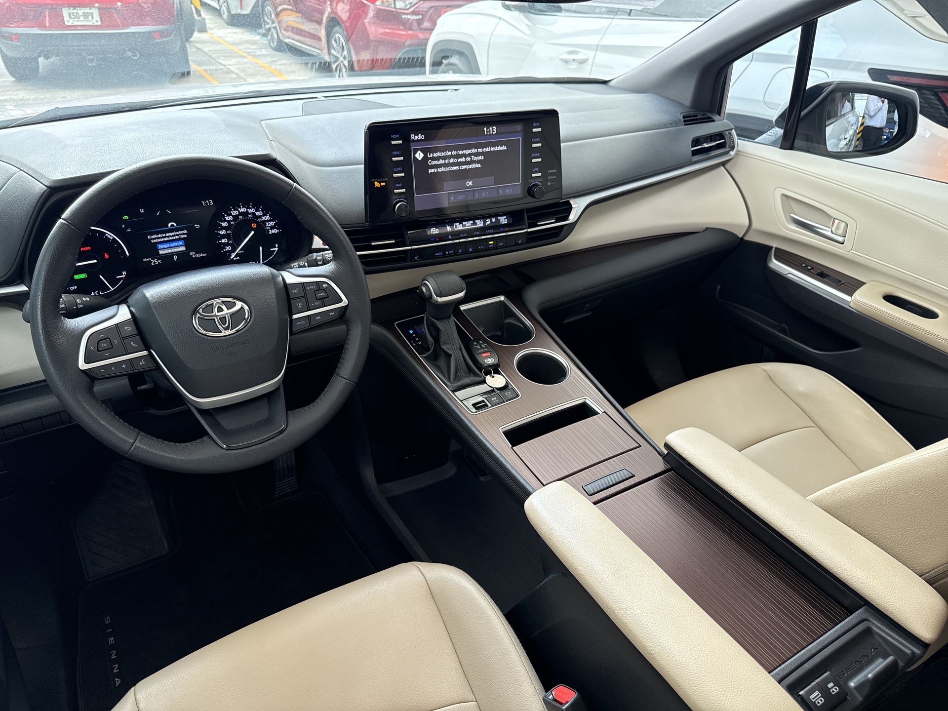 2023 Toyota SIENNA XLE PIEL