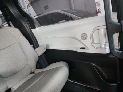 2025 Toyota SIENNA LE HEV