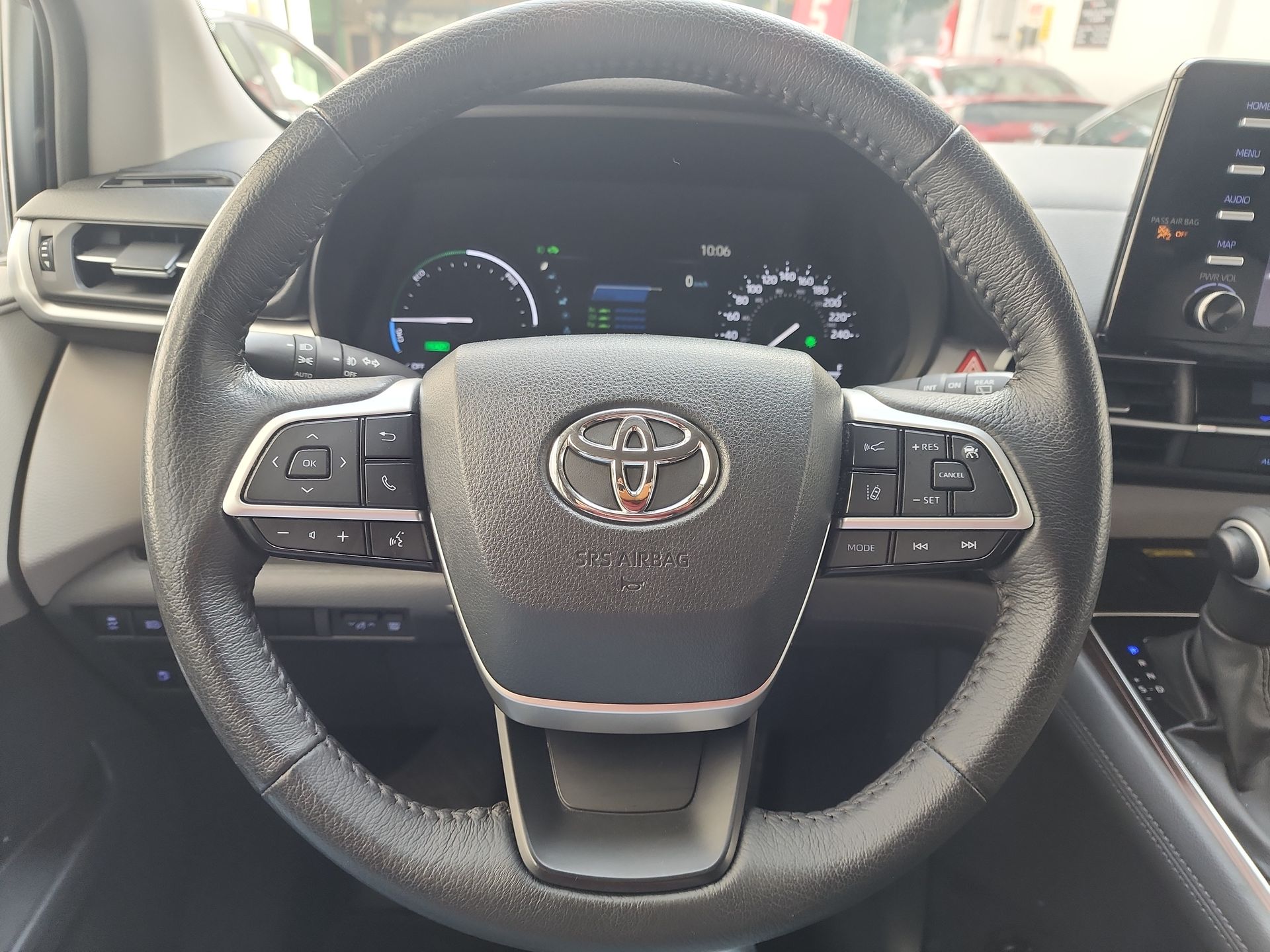 2023 Toyota SIENNA XLE