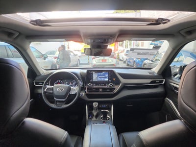 2022 Toyota HIGHLANDER XLE