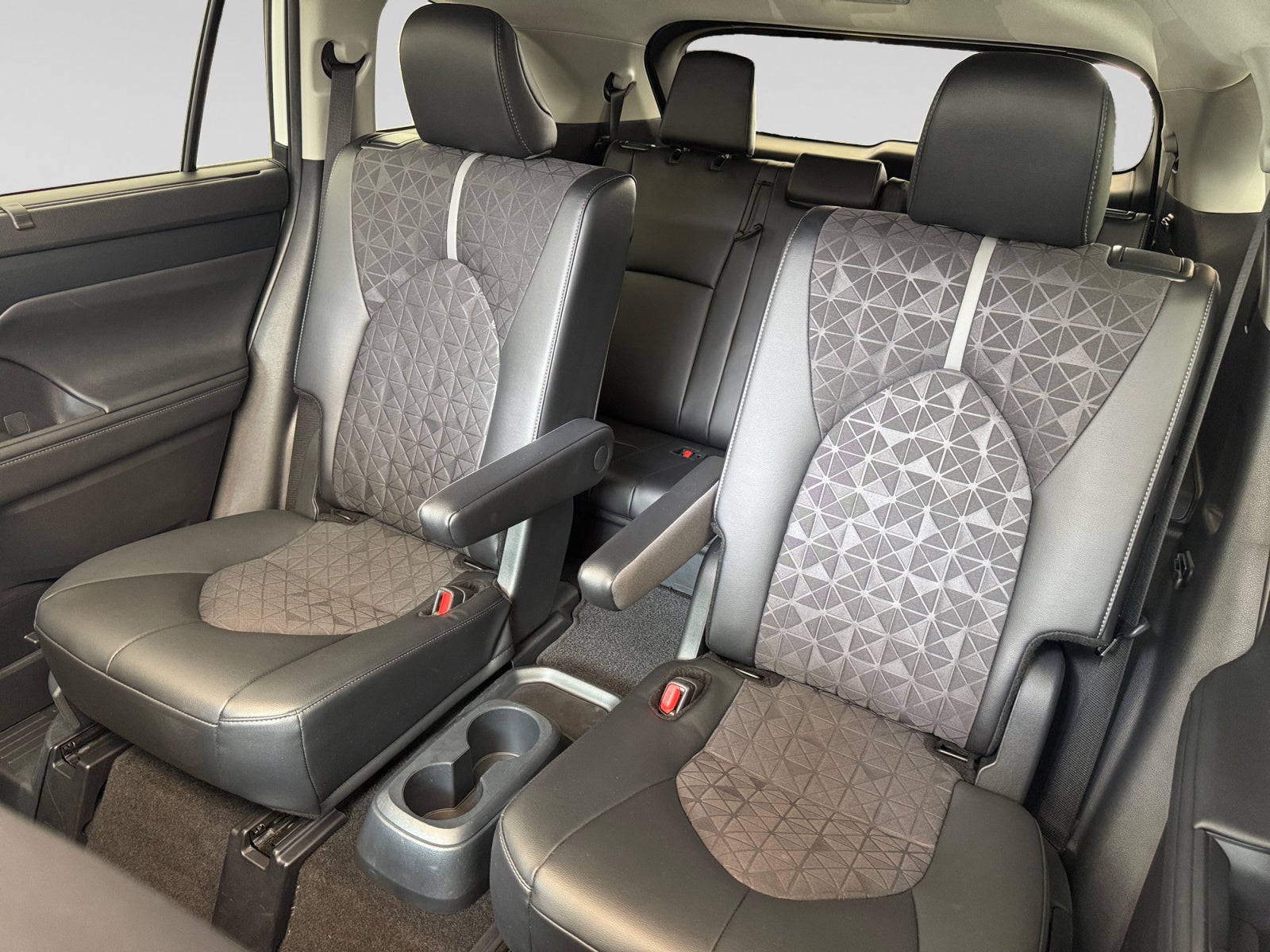 2024 Toyota HIGHLANDER NIGHTSHADE