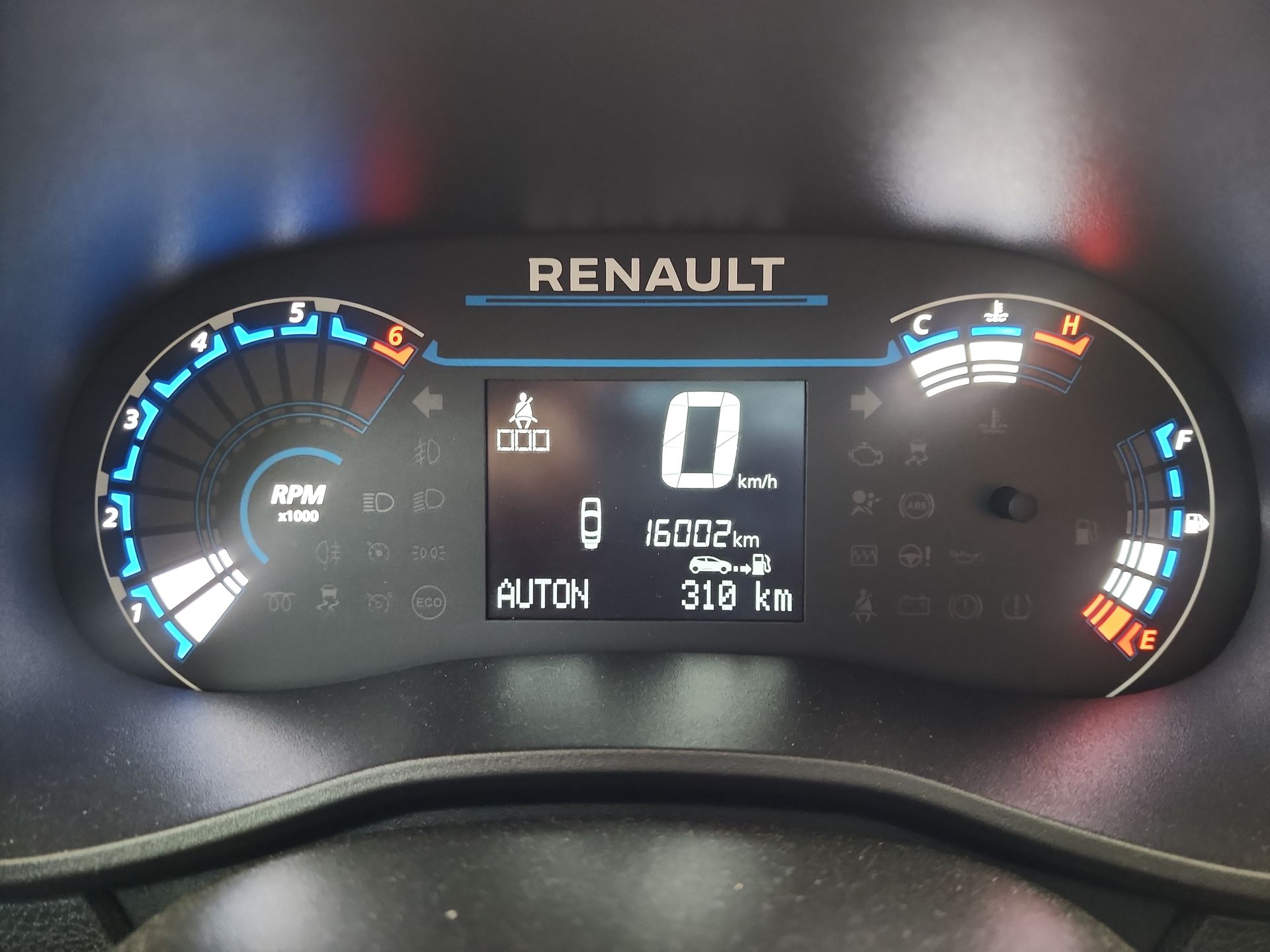 2025 RENAULT KWID ICONIC