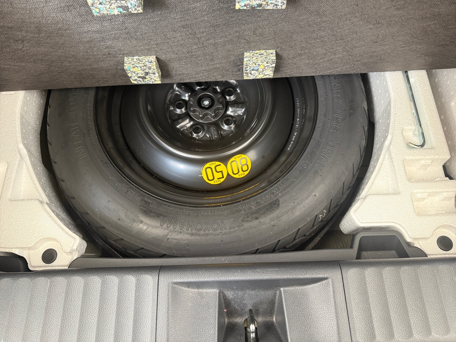 2026 Toyota PRIUS BASE