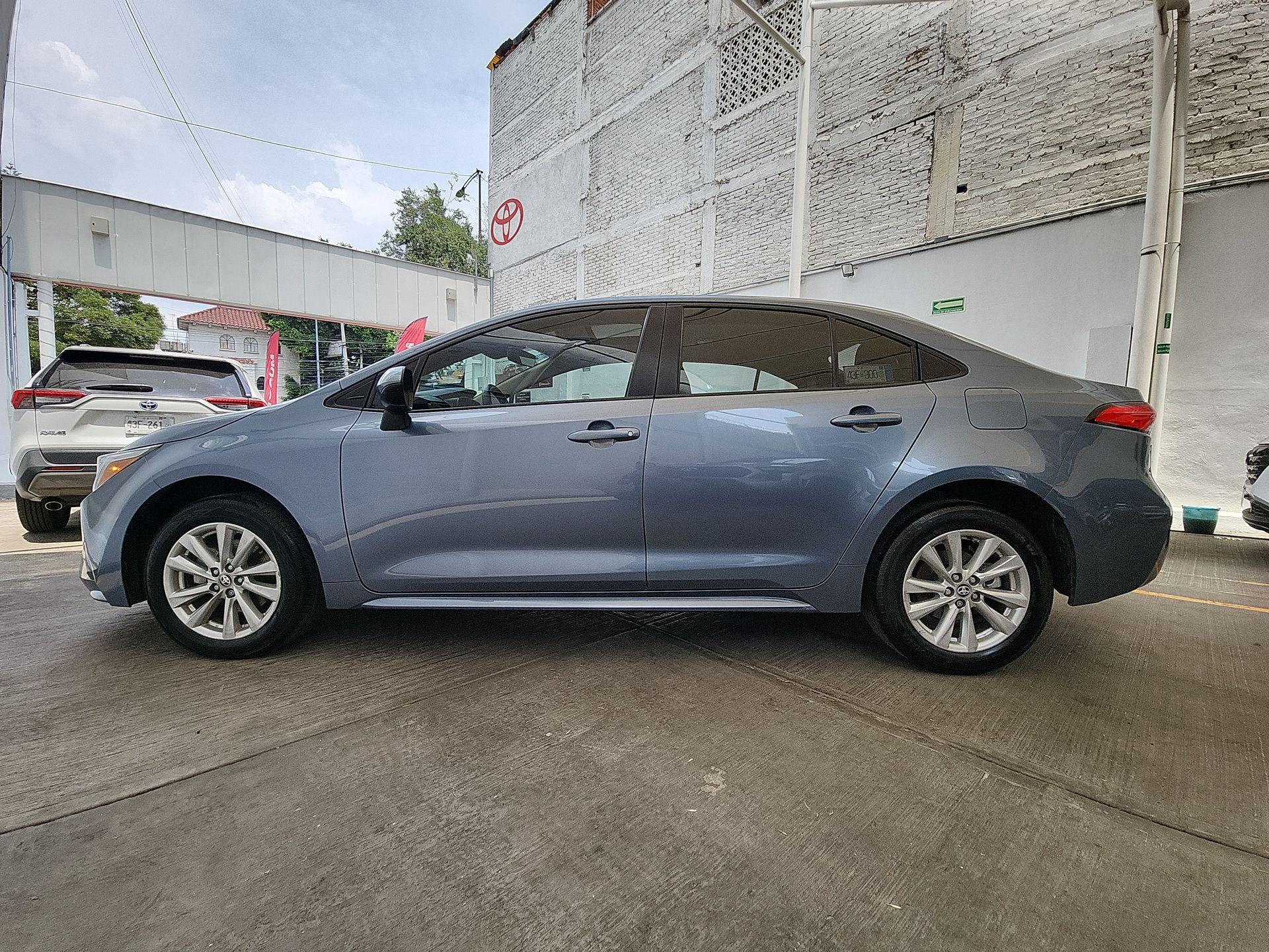 2023 Toyota COROLLA XLE HEV
