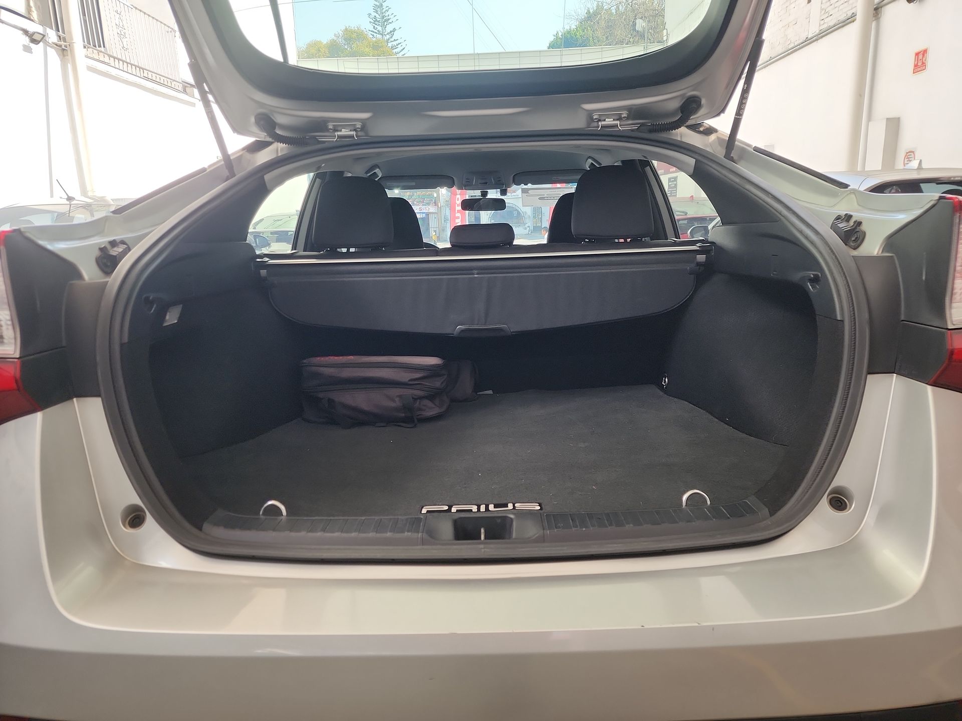 2020 Toyota PRIUS BASE