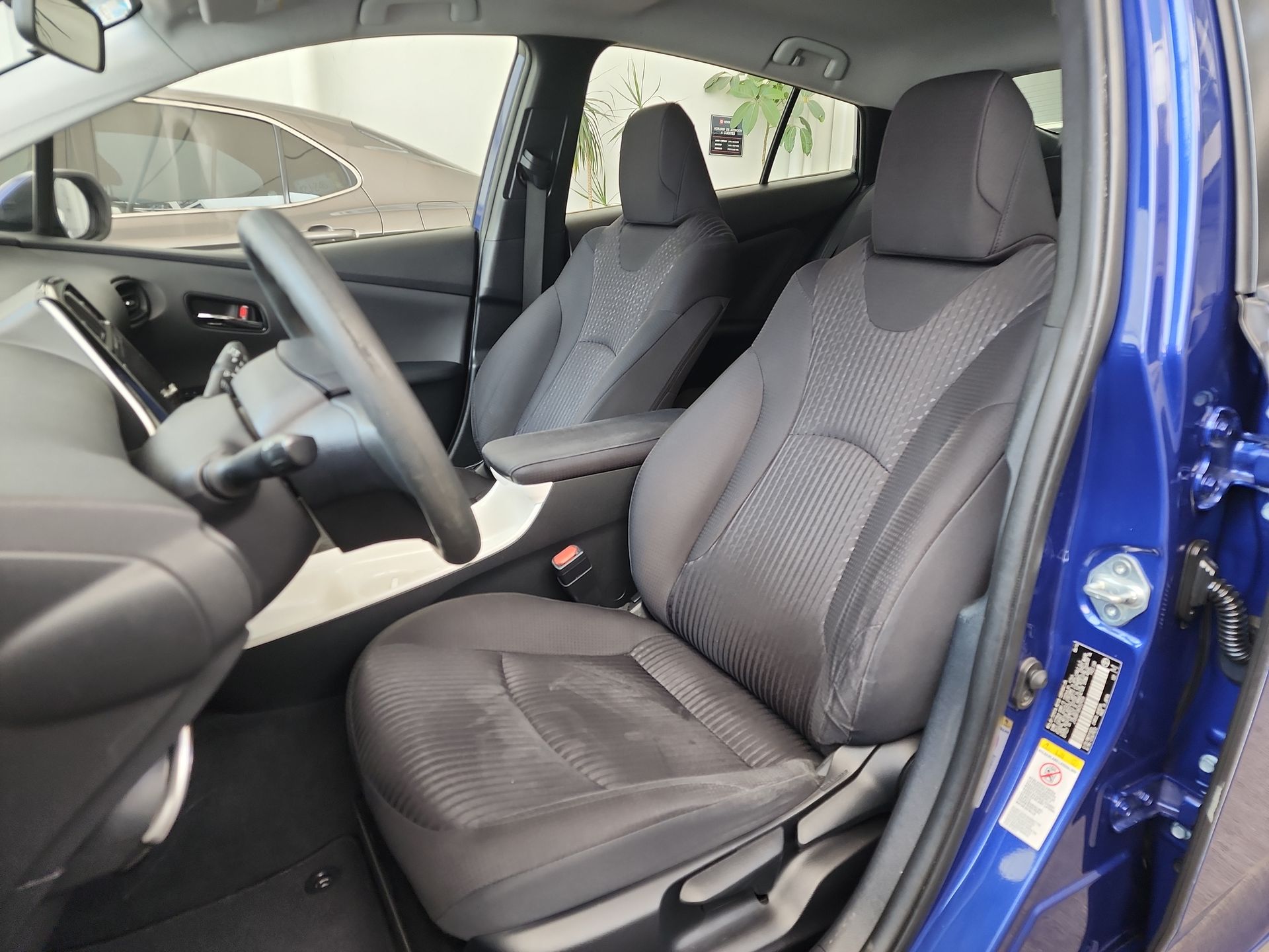 2016 Toyota PRIUS BASE CVT