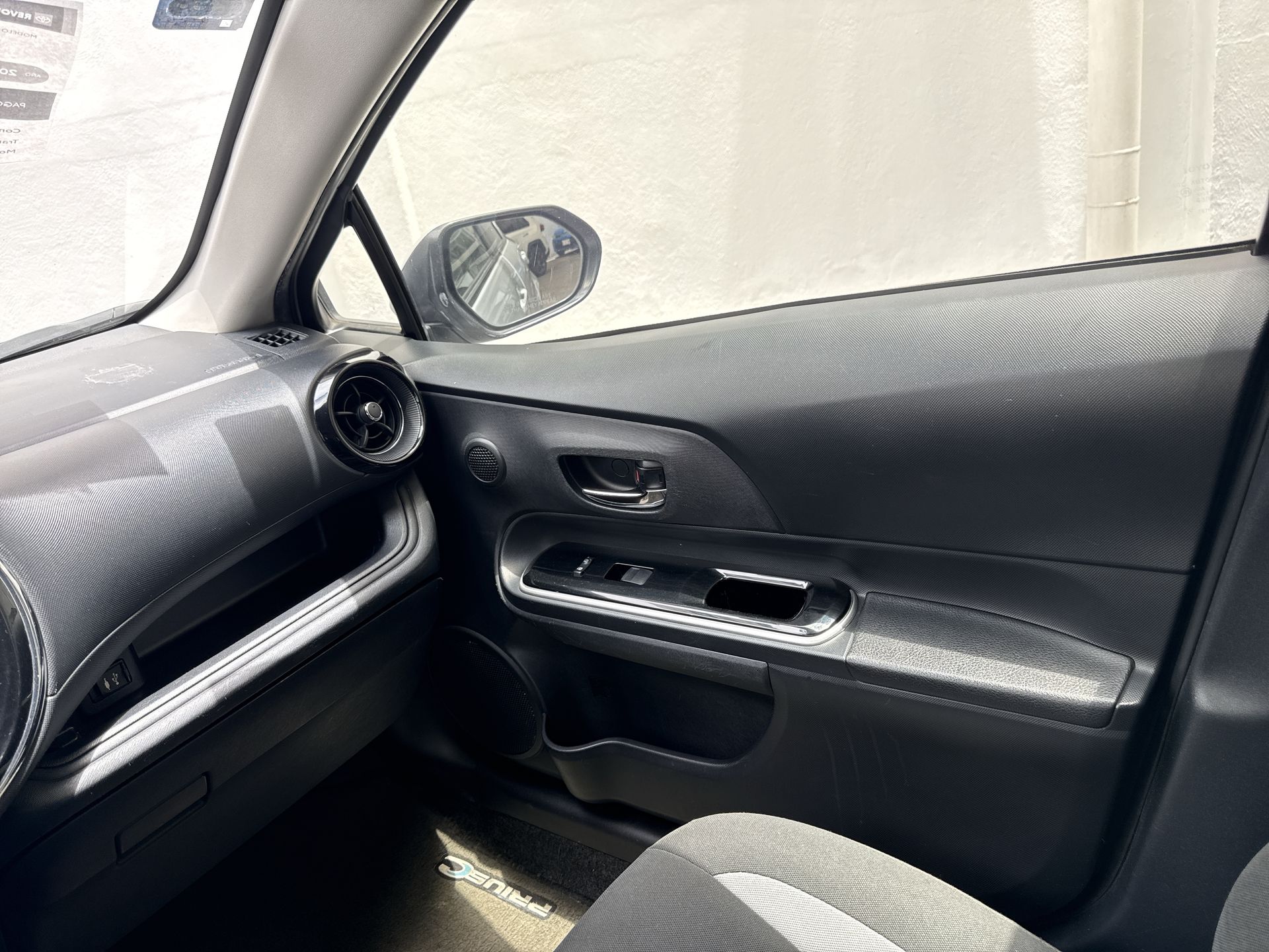 2020 Toyota PRIUS PRIUS C