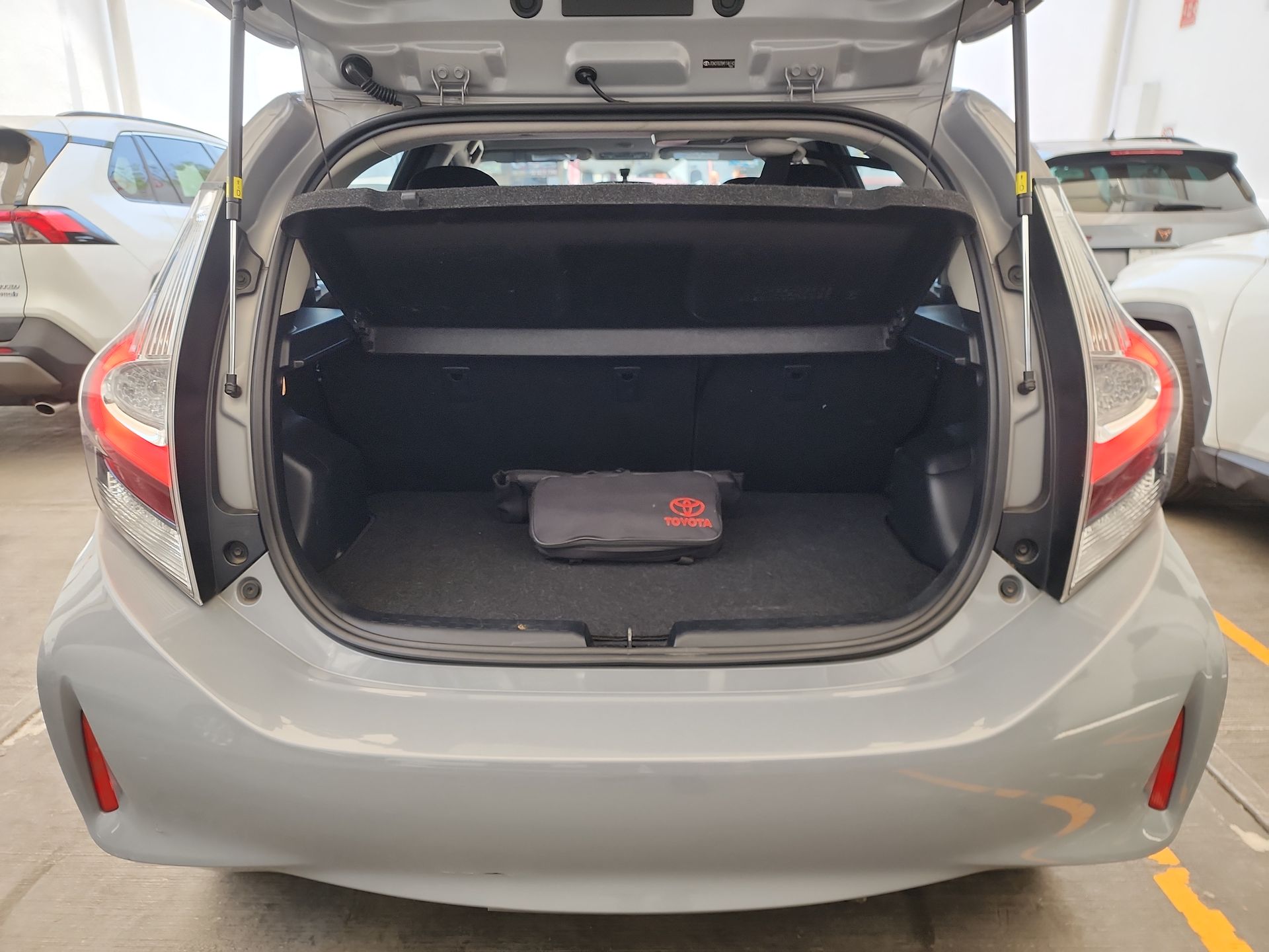 2021 Toyota PRIUS BASE PRIUS C