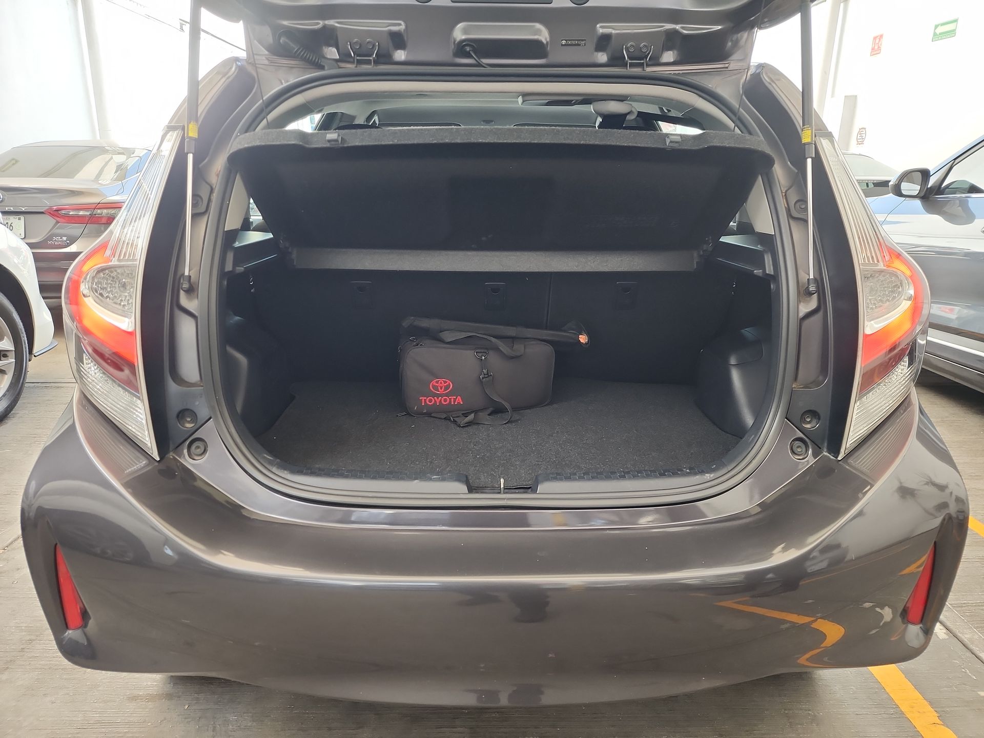 2019 Toyota PRIUS BASE 1.5 HYBRID AUTO