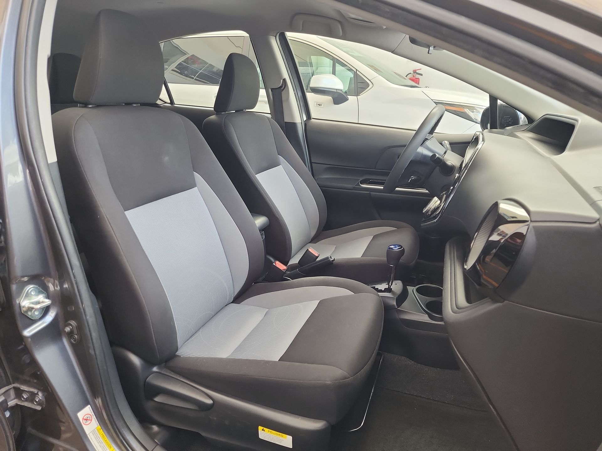 2019 Toyota PRIUS BASE 1.5 HYBRID AUTO