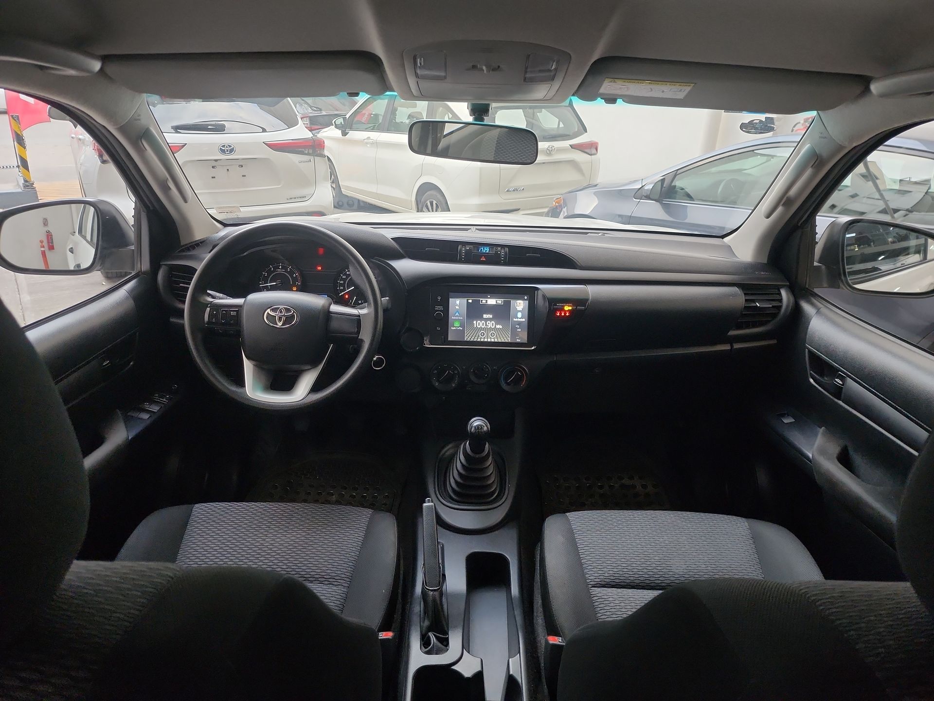 2024 Toyota HILUX C-CAB CHASIS