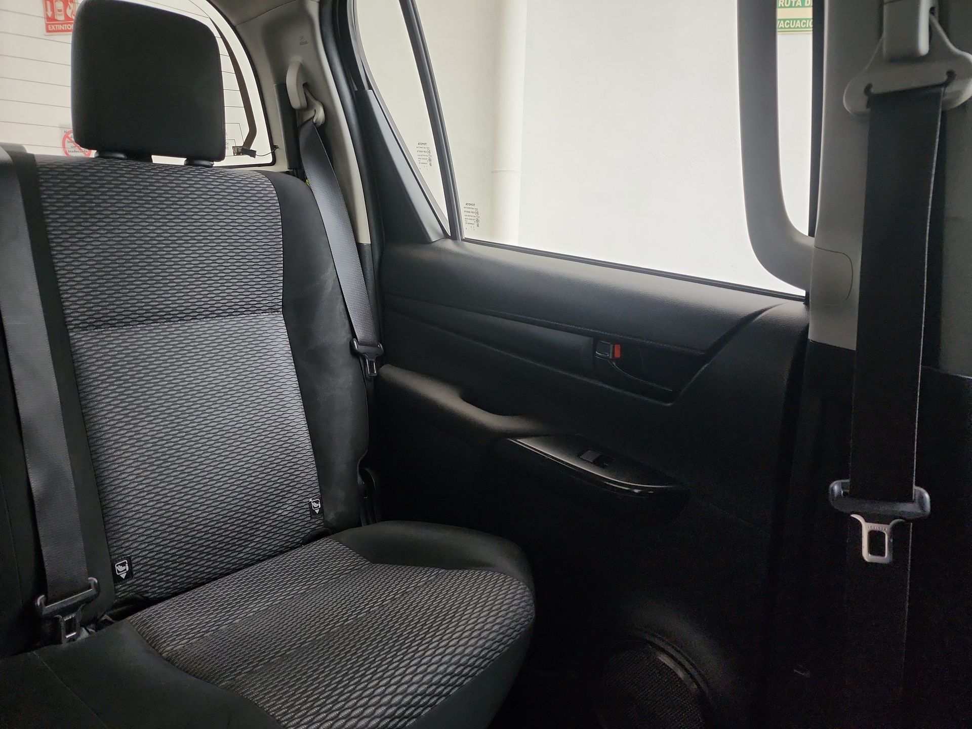 2024 Toyota HILUX C-CAB CHASIS