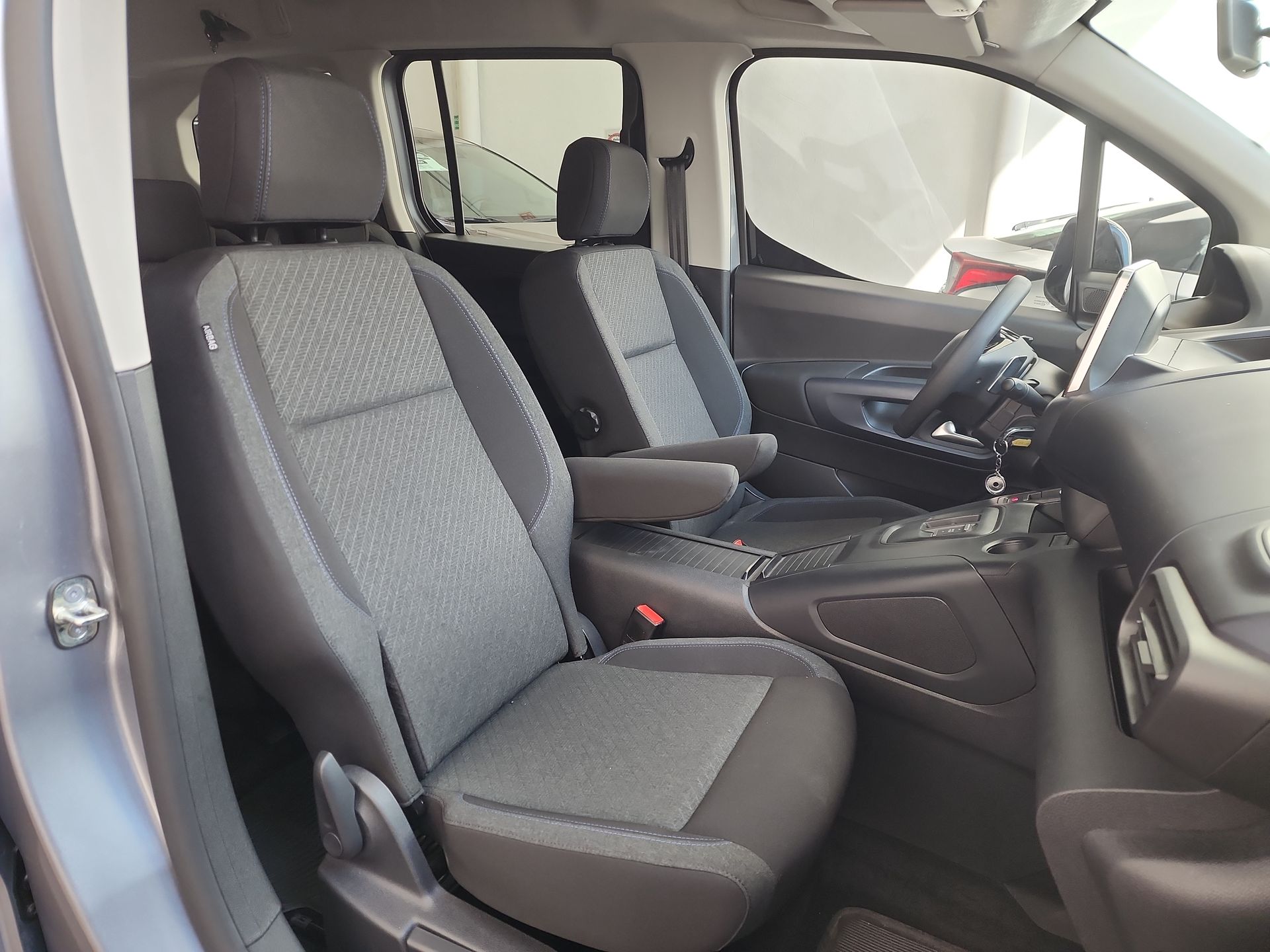 2024 PEUGEOT RIFTER ALLURE PACK 5P 1.6HDI 90HP MAN 5VEL 7PL